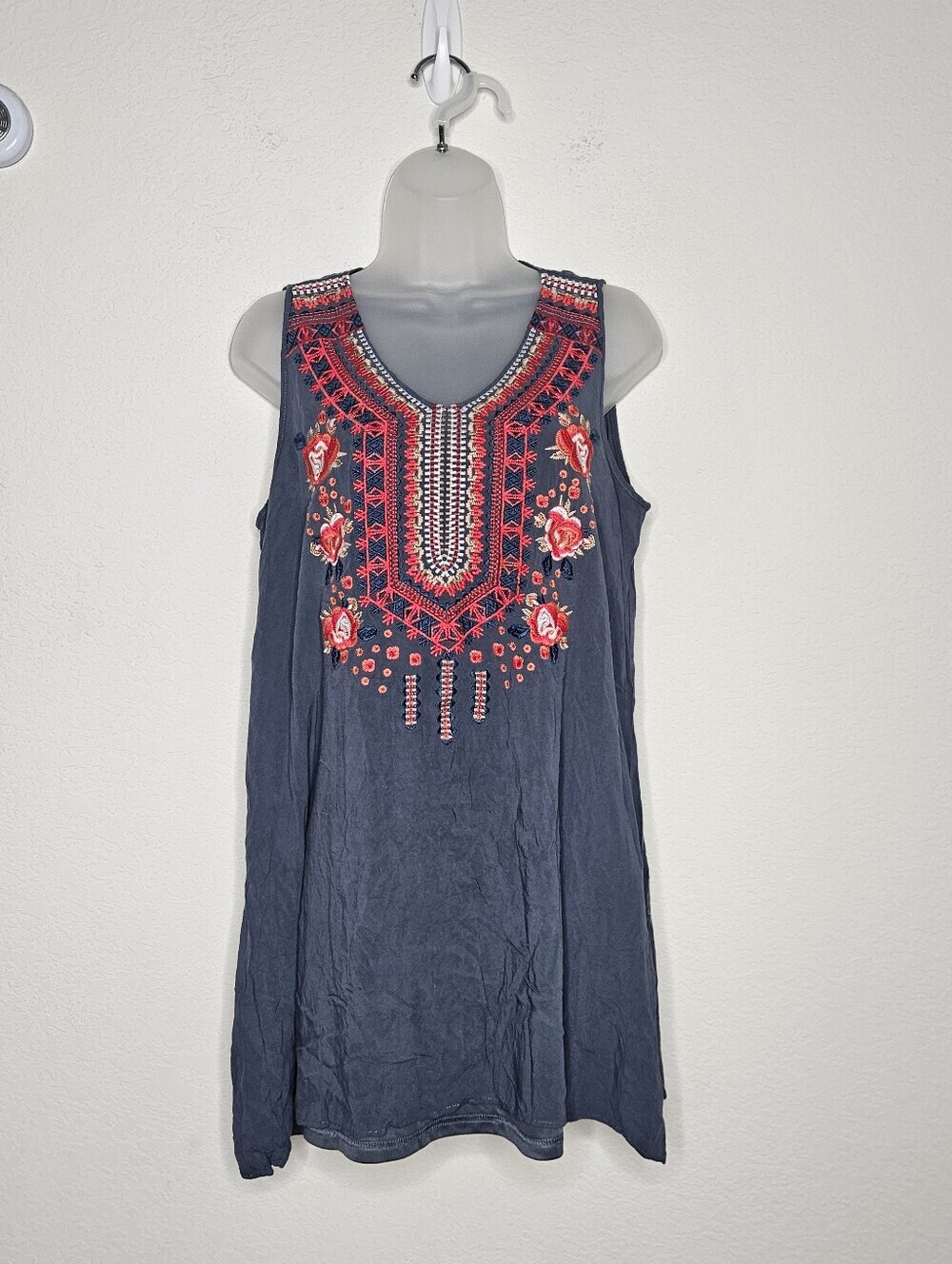 Andree by Unit Embroidered Boho Shift Dress Size Medium Blue Sleeveless Dress